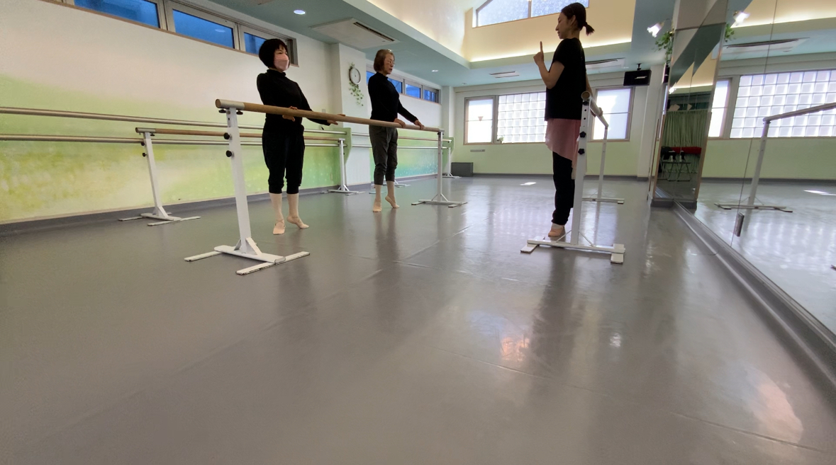 下高井戸 駅前 バレエ レッスン バーオソル 杉並区 世田谷区 教室 ダンススタジオ レンタルスタジオ インストラクター